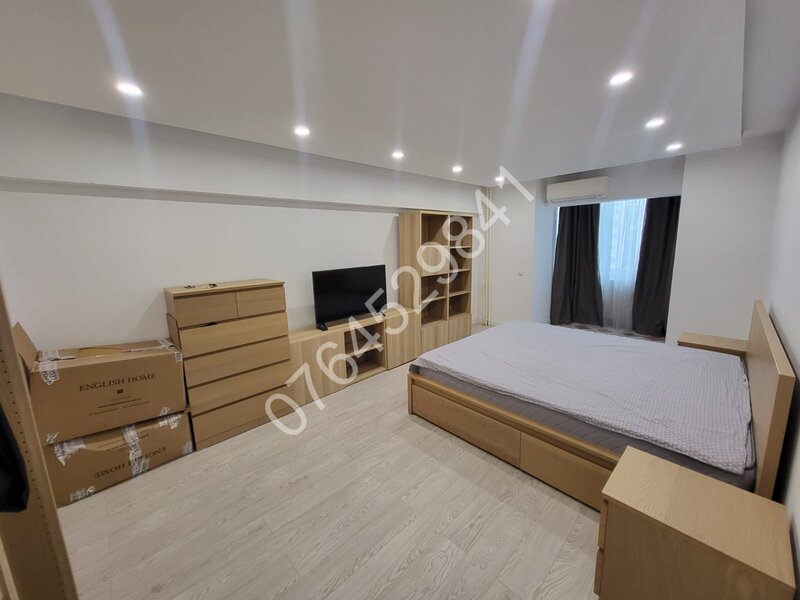 Decebal vis a vis Muzeul Copiilor, la 7 minute metrou Piata Muncii.