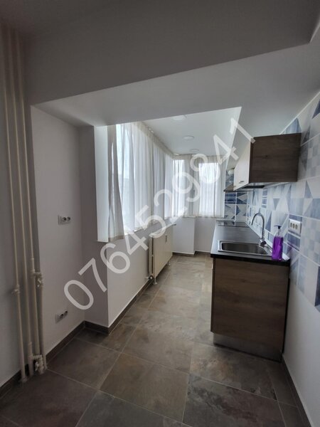 Decebal vis a vis Muzeul Copiilor, la 7 minute metrou Piata Muncii.