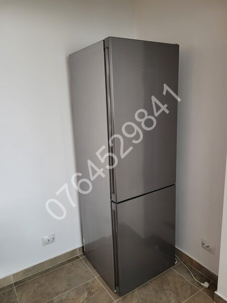 Decebal vis a vis Muzeul Copiilor, la 7 minute metrou Piata Muncii.