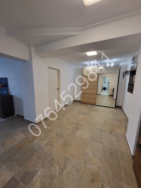 Decebal vis a vis Muzeul Copiilor, la 7 minute metrou Piata Muncii.