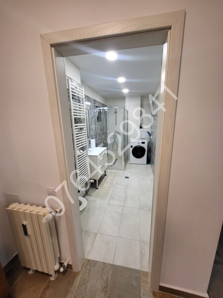 Decebal vis a vis Muzeul Copiilor, la 7 minute metrou Piata Muncii.